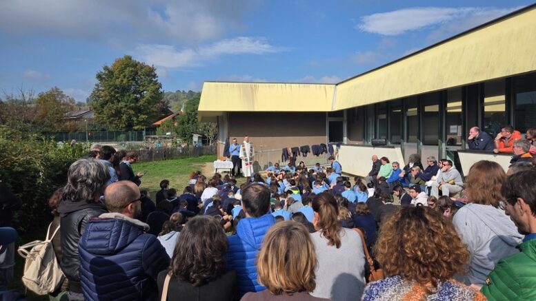 Cerimonia di apertura dell'anno scout del gruppo Rivoli 2 alla scuola Margherita Hack di Villarbasse